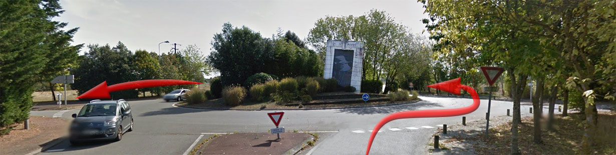 En direction de Saint-Aignan-de-Grand-Lieu, lorsque vous arrivez à ce rond-point, prenez la dernière sortie, et notre parking de l'aéroport de Nantes se trouve à 200 mètres sur la droite